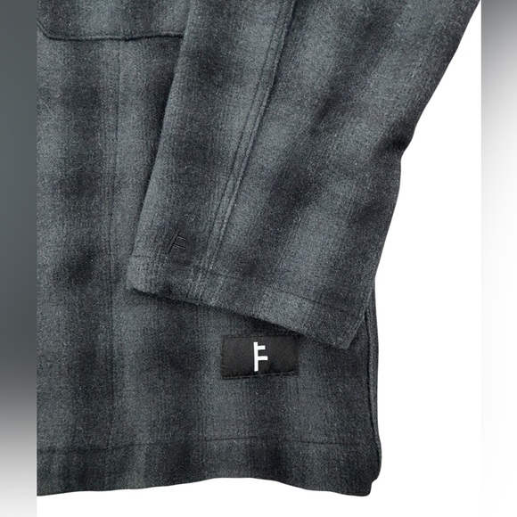 Former | Manners Flannel | Large |‎ Like New!! - Picture 5 of 6